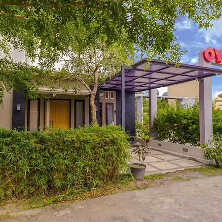 Oyo 2284 Grand Villa Meninting Montongbuwoh Ngoại thất bức ảnh