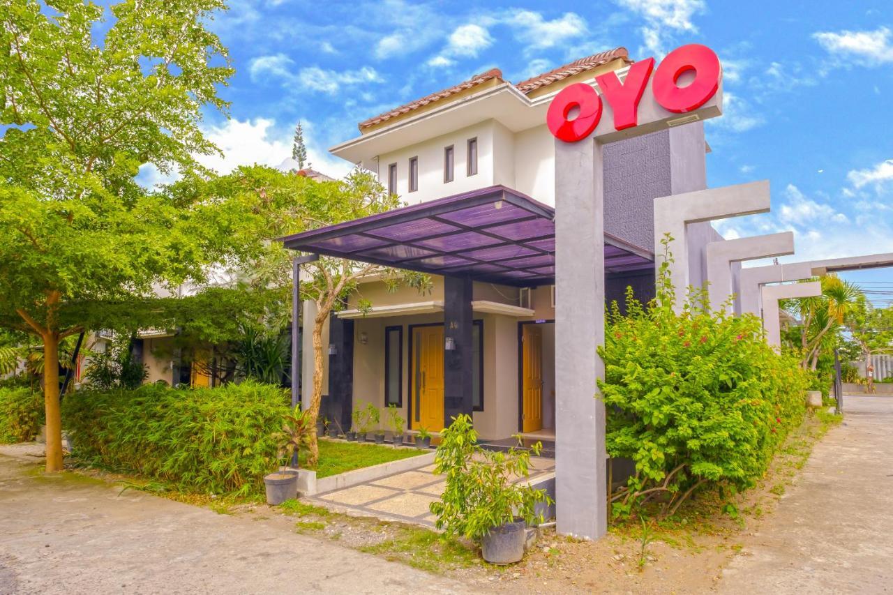 Oyo 2284 Grand Villa Meninting Montongbuwoh Ngoại thất bức ảnh