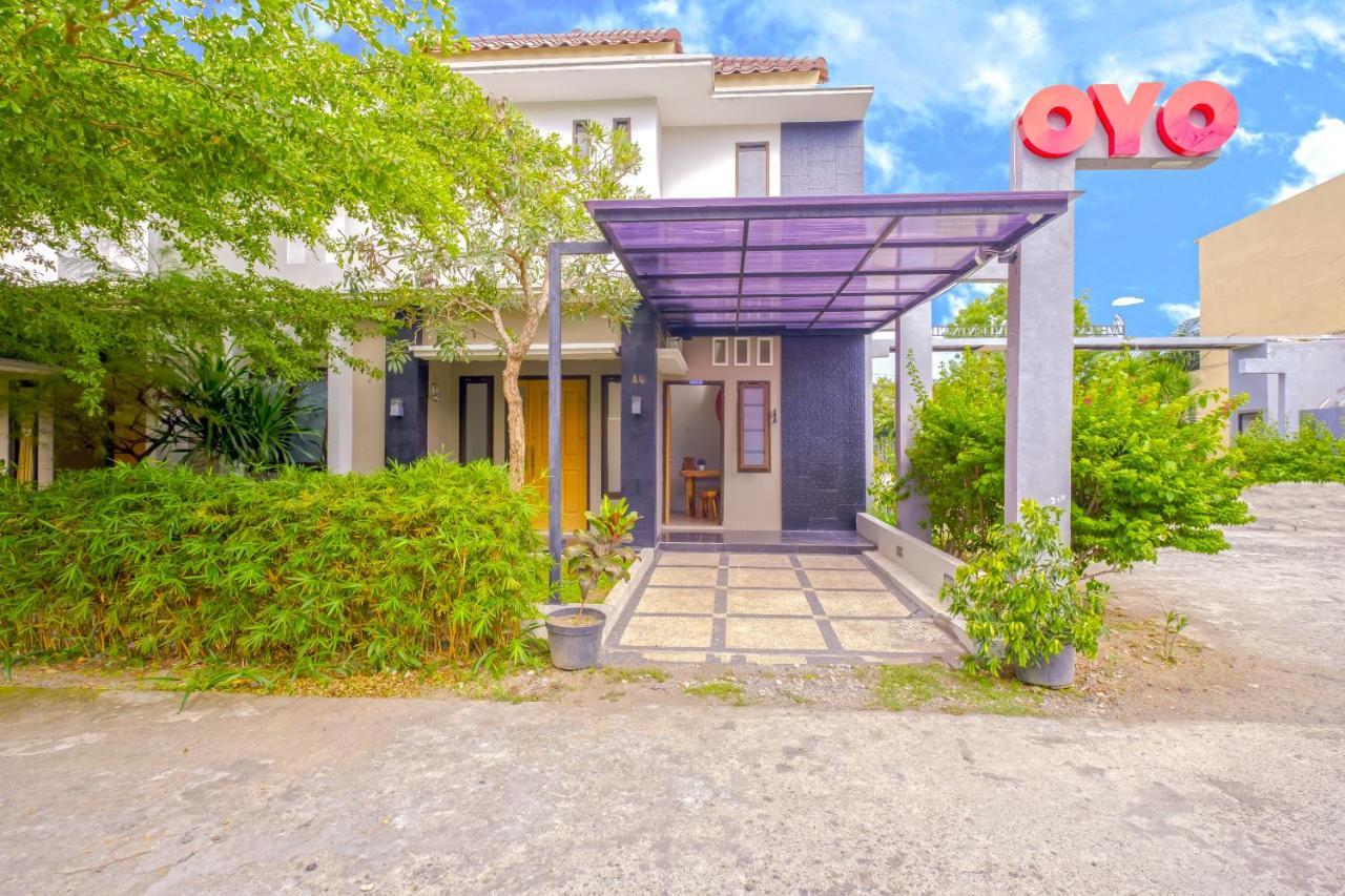 Oyo 2284 Grand Villa Meninting Montongbuwoh Ngoại thất bức ảnh