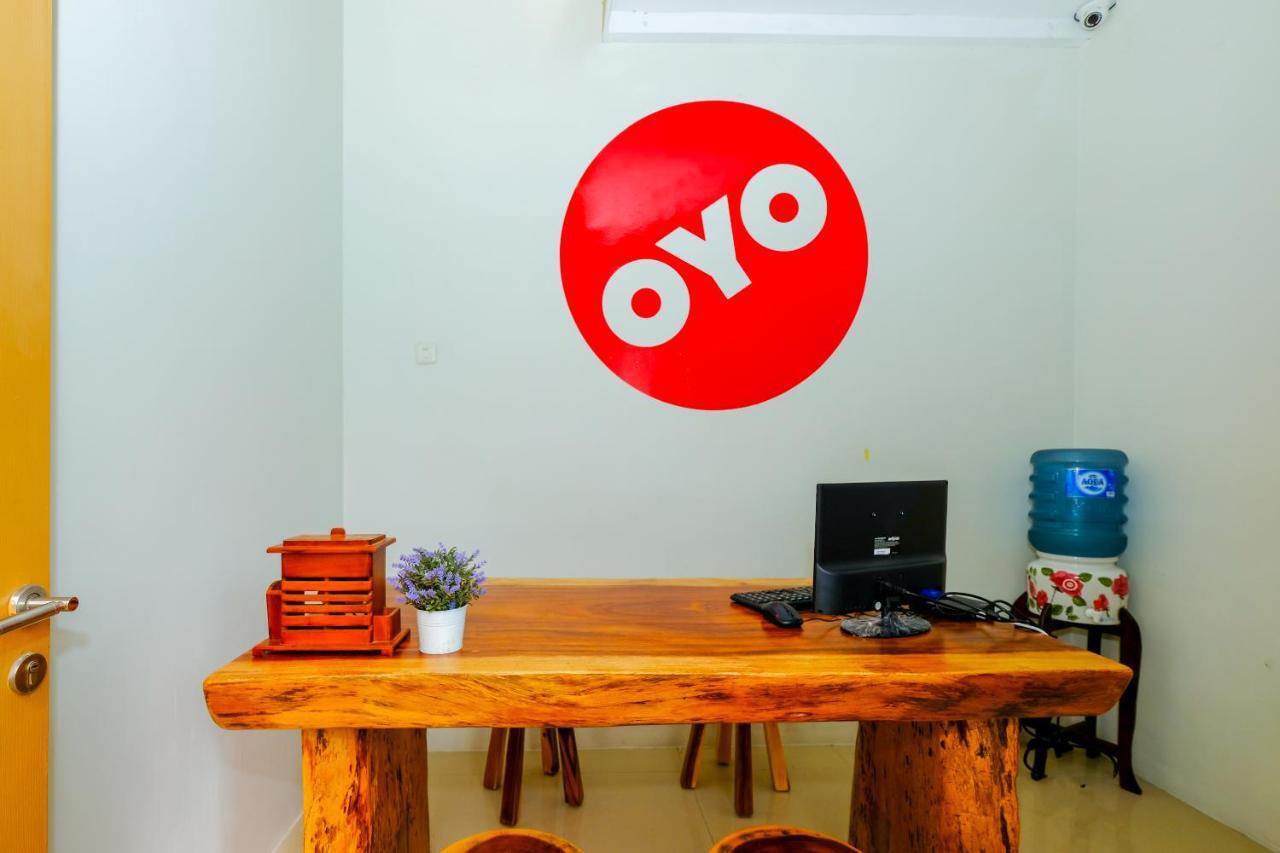 Oyo 2284 Grand Villa Meninting Montongbuwoh Ngoại thất bức ảnh