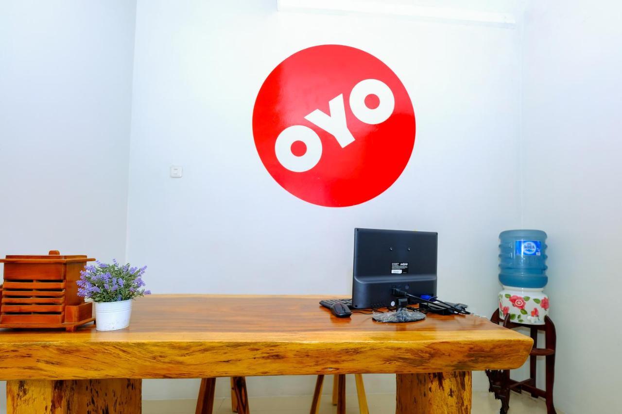 Oyo 2284 Grand Villa Meninting Montongbuwoh Ngoại thất bức ảnh